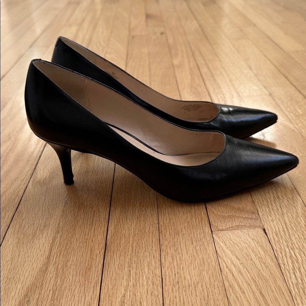 5 for $25 // Nine West “Margo” black leather heels 8M